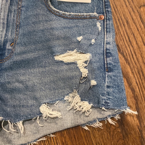Abercrombie & Fitch “The Mom Short” Jean Shorts - Picture 2 of 8
